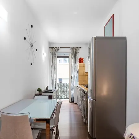 Centro Moderno E Spazioso Bilocale *