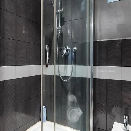 Centro Moderno E Spazioso Bilocale Apartment *
